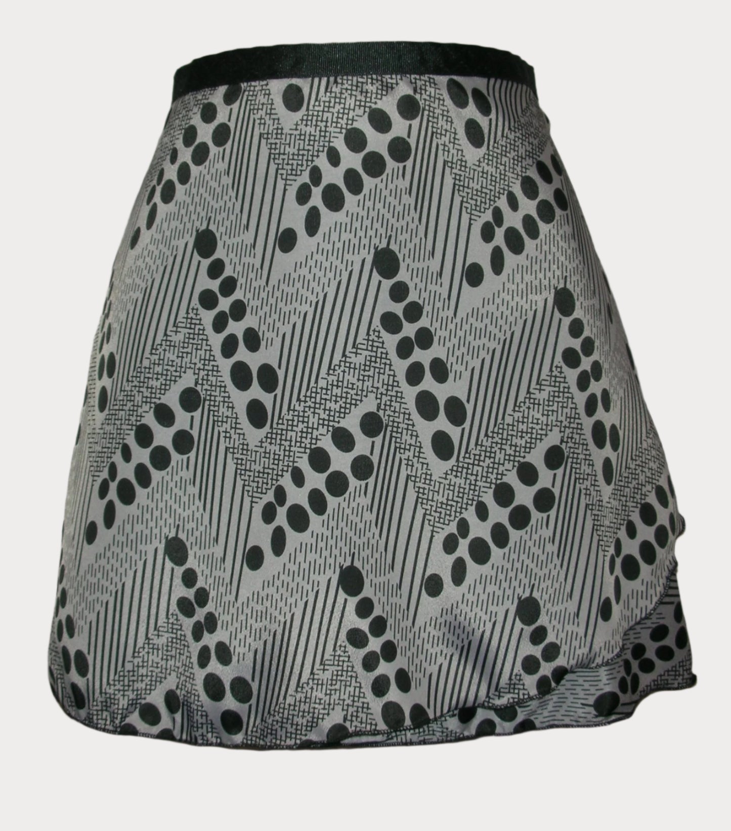 STRACCI AR 555 Adult Wrap Skirt